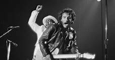 The Meaning Behind the Passionate Song "Born to Run" by Bruce Springsteen