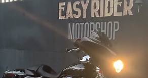 Tesoros cómo este encuentras en Easy Rider Motorshop 🏴‍☠️ La moto del video es una Harley-Davidson FLHX Street Glide 107 y su valor es de $22.900.000.- Puedes revisar nuestro stock completo en www.EasyRiderMotorShop.cl 🏍️ Ven a conocerla en nuestra tienda física en Avenida Vitacura #9456 de Lunes a Viernes de 10:00Hrs a 18:00Hrs y Sábados de 10:00Hrs a 14:00Hrs, también en nuestra tienda online abierta 24/7 en EasyRiderMotorshop.cl #EasyRiderMotorshop #ERMS #2023 #Chile #Santiago #TeLaHacemosF