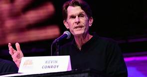 Kevin Conroy, morto lo storico doppiatore di Batman nei cartoni e nei videogiochi