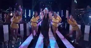 Gwen Stefani and Pharrell Williams Perform 'Hollaback Girl' on The Voice US