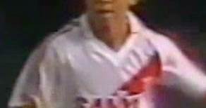 #UnDíaComoHoy hace 30 años, Marcelo Gallardo debutaba como jugador en la Primera de River. Hoy, gracias al trabajo de recopilación del @museoriver, podemos ver las imágenes de aquel partido frente a Olimpia 🇵🇾 por la Libertadores 1993. 𝙀𝙡 𝙧𝙚𝙨𝙩𝙤 𝙚𝙨 𝙝𝙞𝙨𝙩𝙤𝙧𝙞𝙖 📜 | Club Atlético River Plate