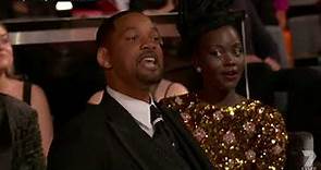 Il video integrale del pugno di Will Smith a Chris Rock agli Oscar 2022