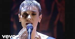 Sinéad O'Connor - Thank You For Hearing Me (Live at Top of the Pops in 1994)