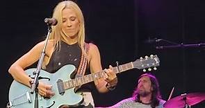 Sheryl Crow FOURTH ROW 2023 July 20 at Chateau Ste Michelle Winery, Woodinville WA