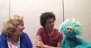 Meeting Mando and Rosita from Sesame Street