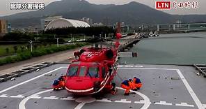 海空救難組合升級 黑鷹直升機首次成功落艦海巡新竹艦(艦隊分署提供)
