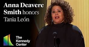 Anna Deavere Smith honors Tania León | 45th Kennedy Center Honors
