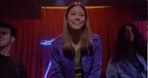 Jessica Biel sings "Respect" on 7th Heaven S01E20 (1997)