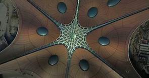 Aeropuerto gigante en forma de estrella de mar de Zaha Hadid Architects se abre en Beijing😉