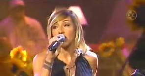 Ana Torroja y Aleks Sintek - Duele el amor @ Premios Juventud 2004 (Live)