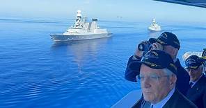 Il Presidente Mattarella ha visitato la nave Cavour della Marina Militare