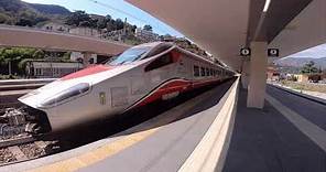 Treni a alla stazione di Como San Giovanni. Trains at Como San Giovanni train station.