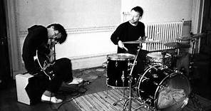 Thom Yorke & Jonny Greenwood of Radiohead - No Surprises (Acoustic KROQ show, 2003)