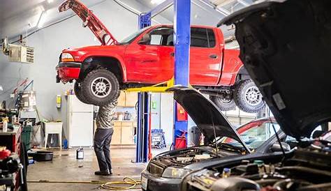 How to find reliable auto repair Las Vegas - Universal Motorcars
