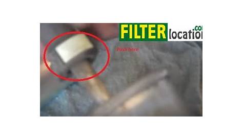 ford focus fuel filter location