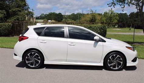 Certified Pre-Owned 2017 Toyota Corolla iM Base FWD 5D Hatchback