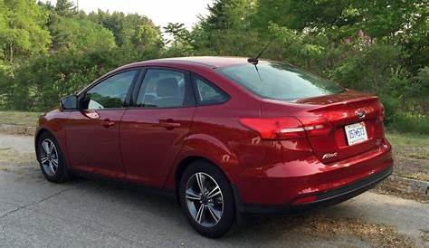 REVIEW: 2016 Ford Focus SE - Affordable and Fun - BestRide