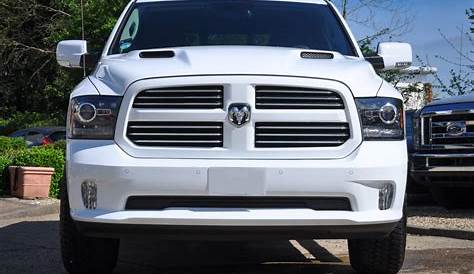 2014 (14) Dodge Ram Crew Sport – Fully loaded with Options – 700 Miles