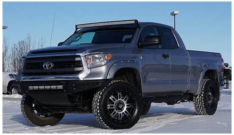 pictures of toyota tundra trucks