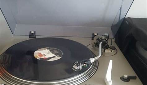 Technics SL-1700 Turntable with Shure V15111 For Sale - Canuck Audio Mart