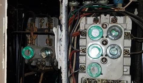 Help wiring 220V to this old fuse box? : r/electricians