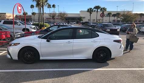 2021 toyota camry xse pearl white