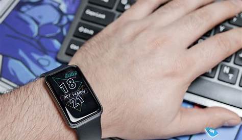 Mobile-review.com Обзор Huawei Watch Fit - для тех, кто любит побольше