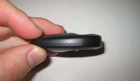 Toyota-Highlander-Key-Fob-Battery-Replacement-Guide-014