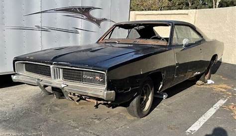 440/4-Speed: 1969 Dodge Charger R/T | Barn Finds