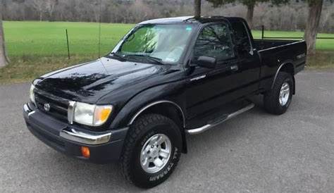 Find used 2000 Toyota Tacoma PreRunner SR5 in Sneedville, Tennessee
