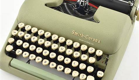 Smith Corona Typewriter Clipper | Green | New Ribbon | UK & WORLDWIDE