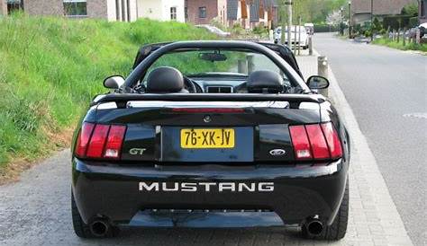 ford mustang convertible 2004