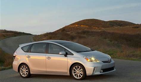 differences between 2011 and 2012 toyota prius