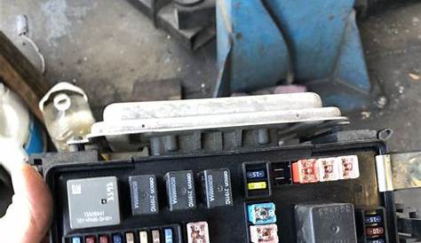 Dodge Charger 2008 2.7 fuse box parts for Sale in Inglewood, CA - OfferUp