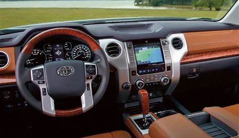 What are the Engine & Towing Specs of the 2019 Toyota Tundra?