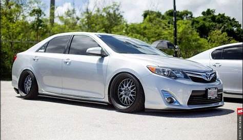 toyota camry le tire size