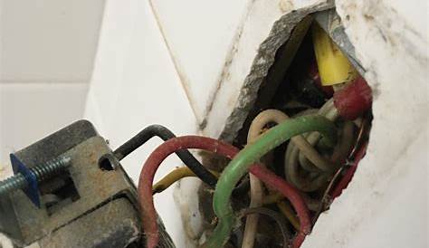 Help a newbie out... old house wiring doesn’t match new GFCI wiring