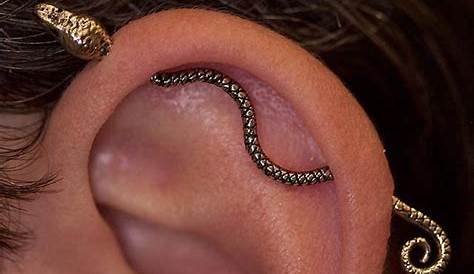 snake industrial earring for men #peircings en 2020 | Piercings