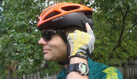 Review: Sena R1 Bluetooth helmet will get cyclists talking