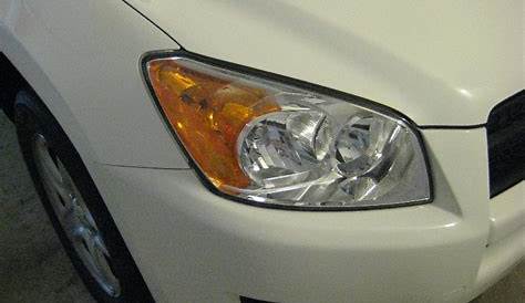 Toyota-RAV4-Headlight-Bulbs-Replacement-Guide-001