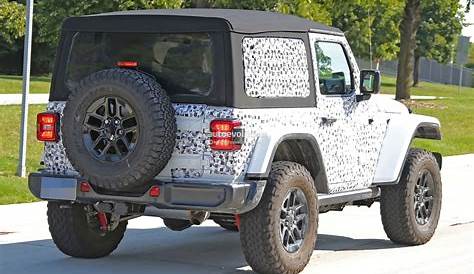 SPIED: [pics] JL Wrangler 2-Door Shows Off the New Soft Top | Modern Jeeper