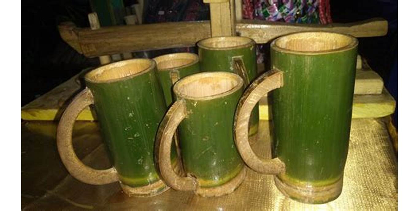 Gelas Bambu Sederhana dengan Desain yang Unik