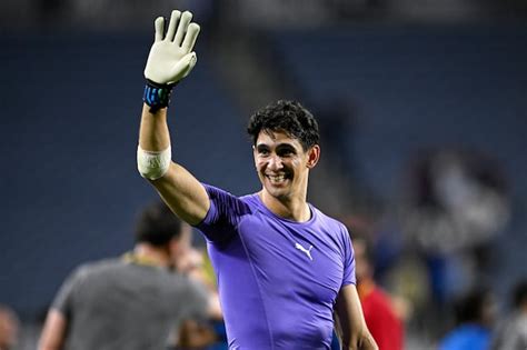 Yassine Bounou jugaría en el Club América si llega a la Liga MX