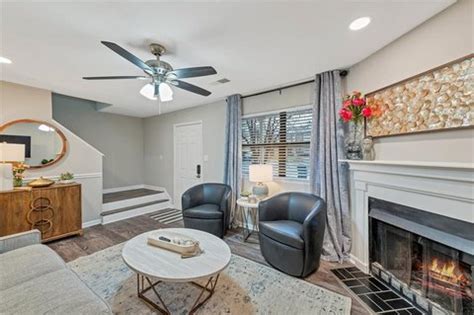 Apartments for Rent in Woodstock Station, Woodstock with a Basement ...