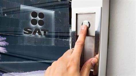 Con abogados y cámaras especiales: el SAT visitará casa por casa para ...