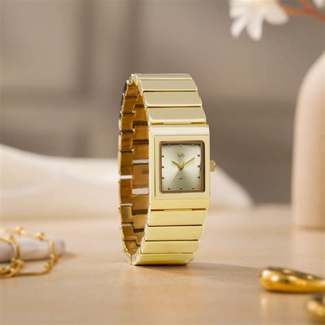 Buy Online Vyb Successor By Fastrack Quartz Analog Champagne Dial ...