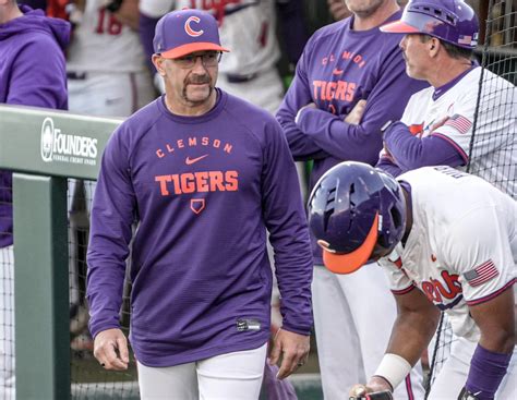 Clemson baseball blows a 6-run lead as the recent struggles continue ...