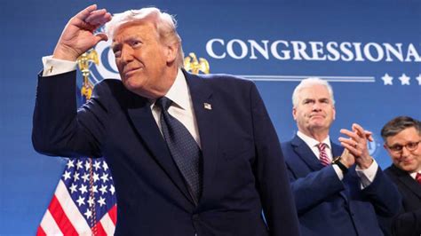 All the signs of dementia: Top medical expert sounds alarm about Trump ...