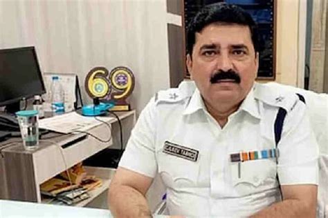 Kolkata Police DCP Santanu Sinha Biswas appears before ED in extortion ...