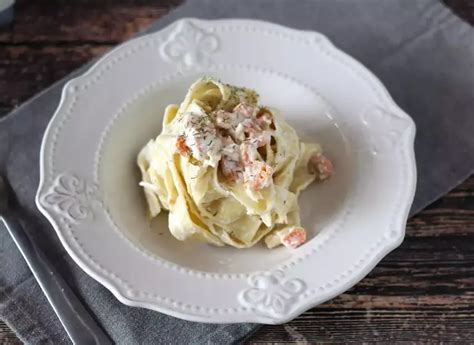 Creamy smoked salmon ricotta pasta